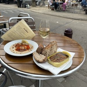 At Café De Linden, the wine list changes as the seasons change