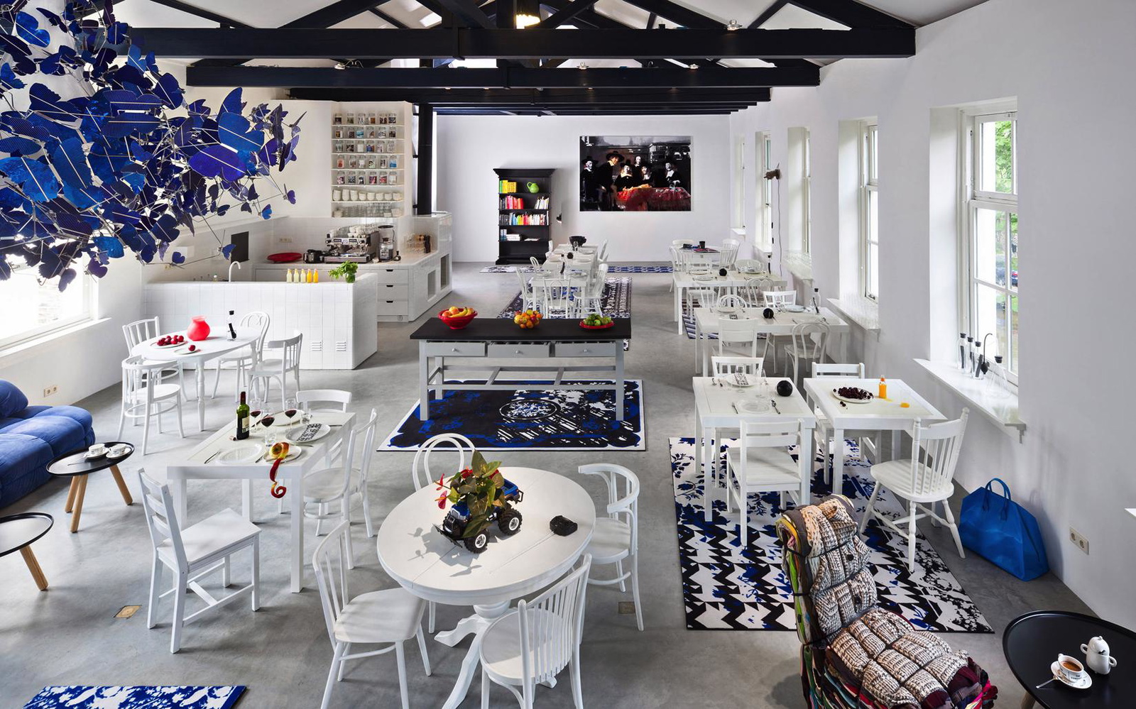 DROOG restaurant PRESS IMAGE