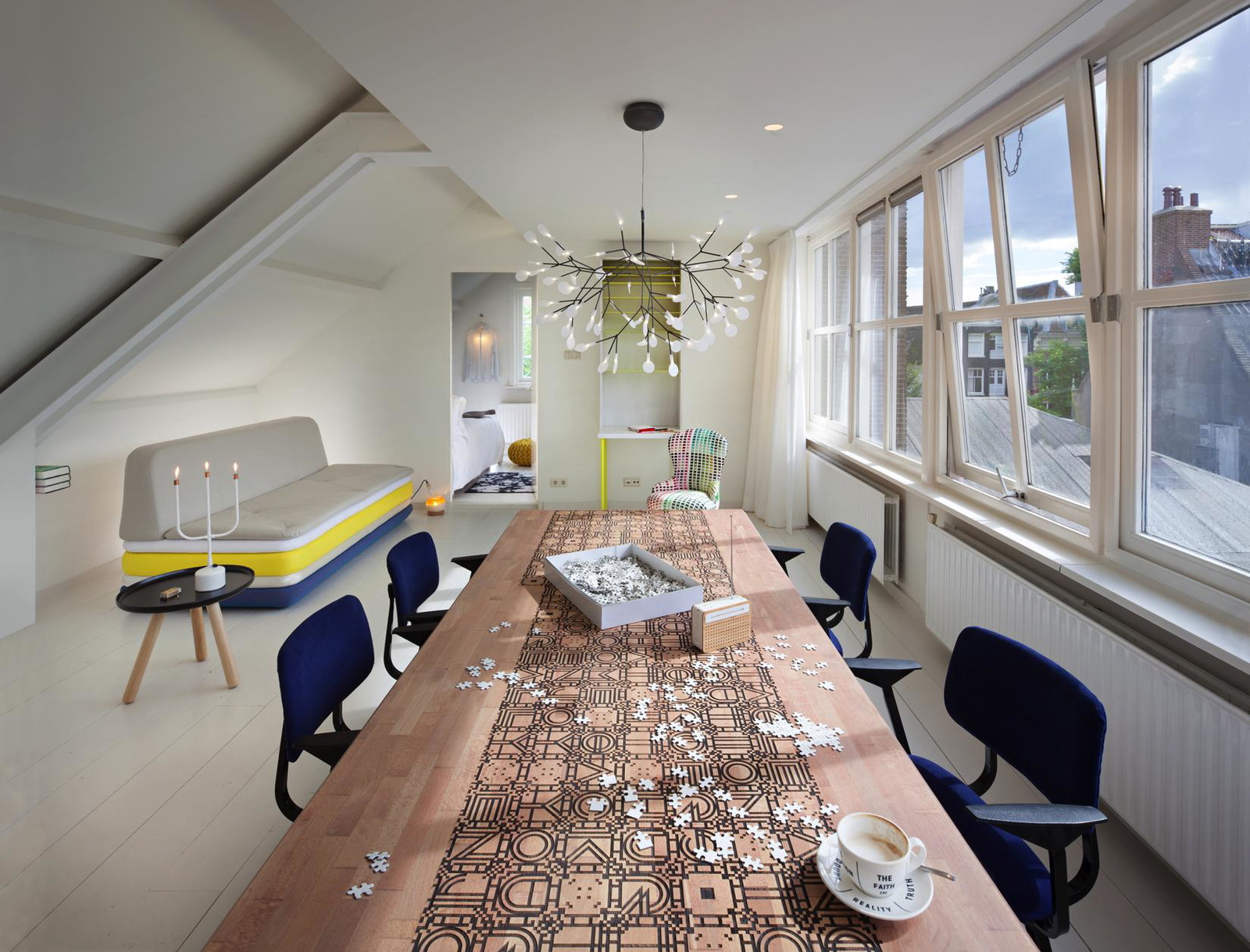 Hotel Droog Bedroom 01