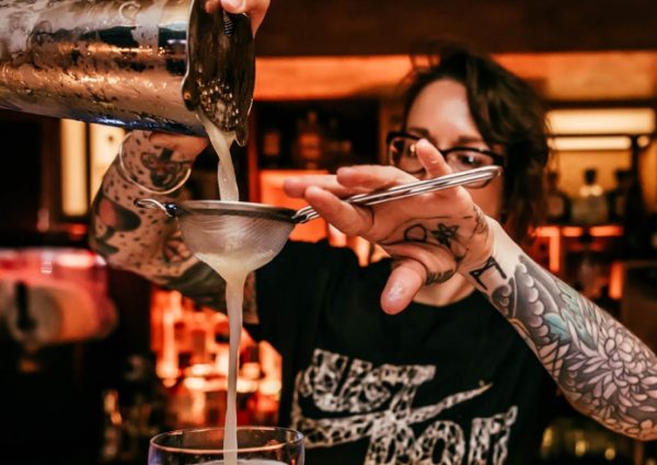 Cocktails & Karaoke bij Duke of Tokyo