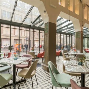 De Roode Leeuw weer open na restyling