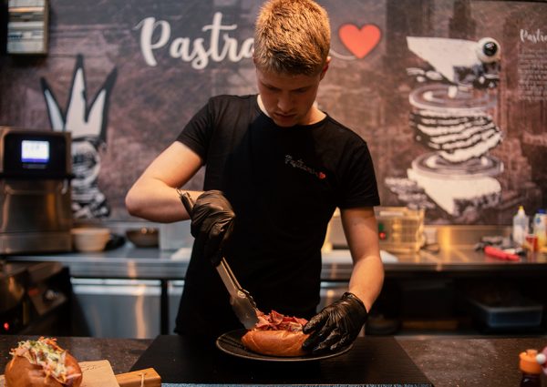 Indoor food market De Foodhallen is dé plek voor lekker eten en drinken