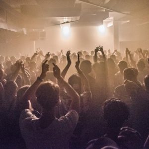 De klok rond dansen doe je bij club Shelter in A’DAM Toren