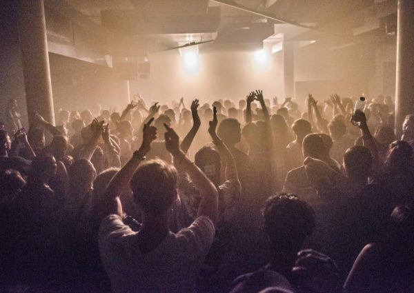 De klok rond dansen doe je bij club Shelter in A’DAM Toren
