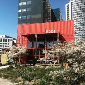 Restaurant en biertuin Bret: een concrete jungle bij Sloterdijk