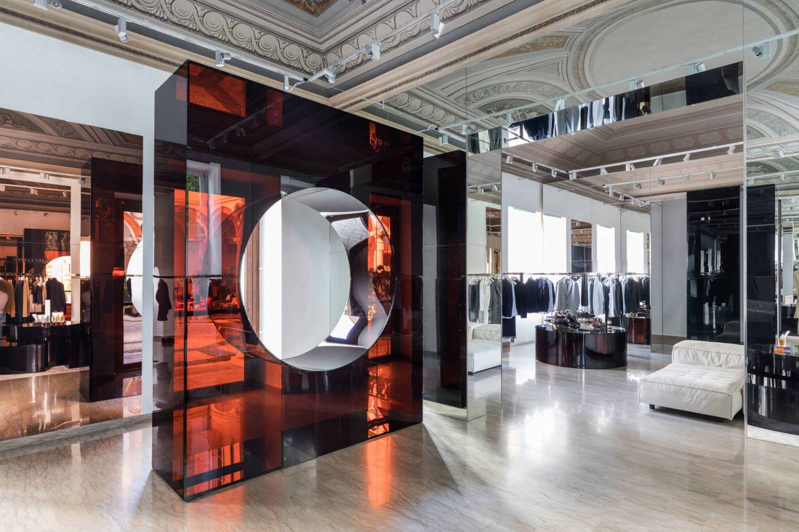 SALLEPRIVEE_SABINEMARCELIS_H8_9-2000x1333-1-1