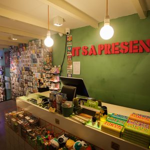 It’s a Present! (Haarlemmerbuurt)