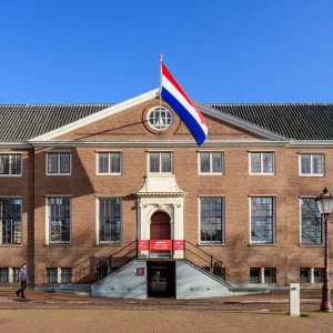 The Amsterdam Museum Without a Permanent Home: How It Works in Practice
