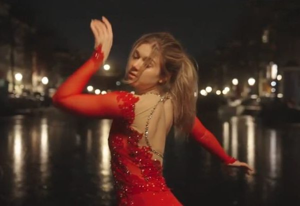 Niki Wories’ nachtelijke ijsdans op de Keizersgracht