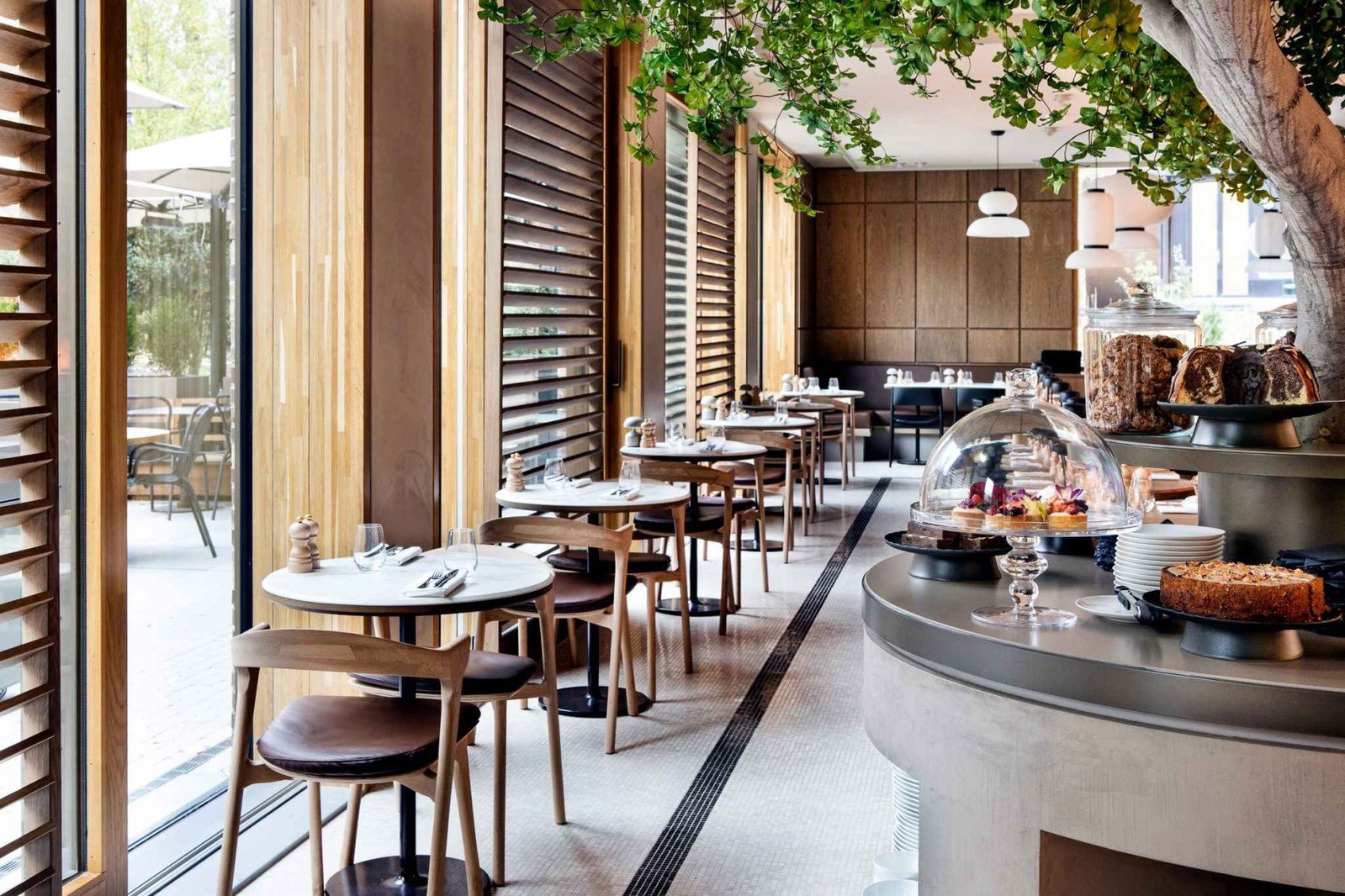 Bottomless Bubbles & Oysters bij Spring Cafe Brasserie