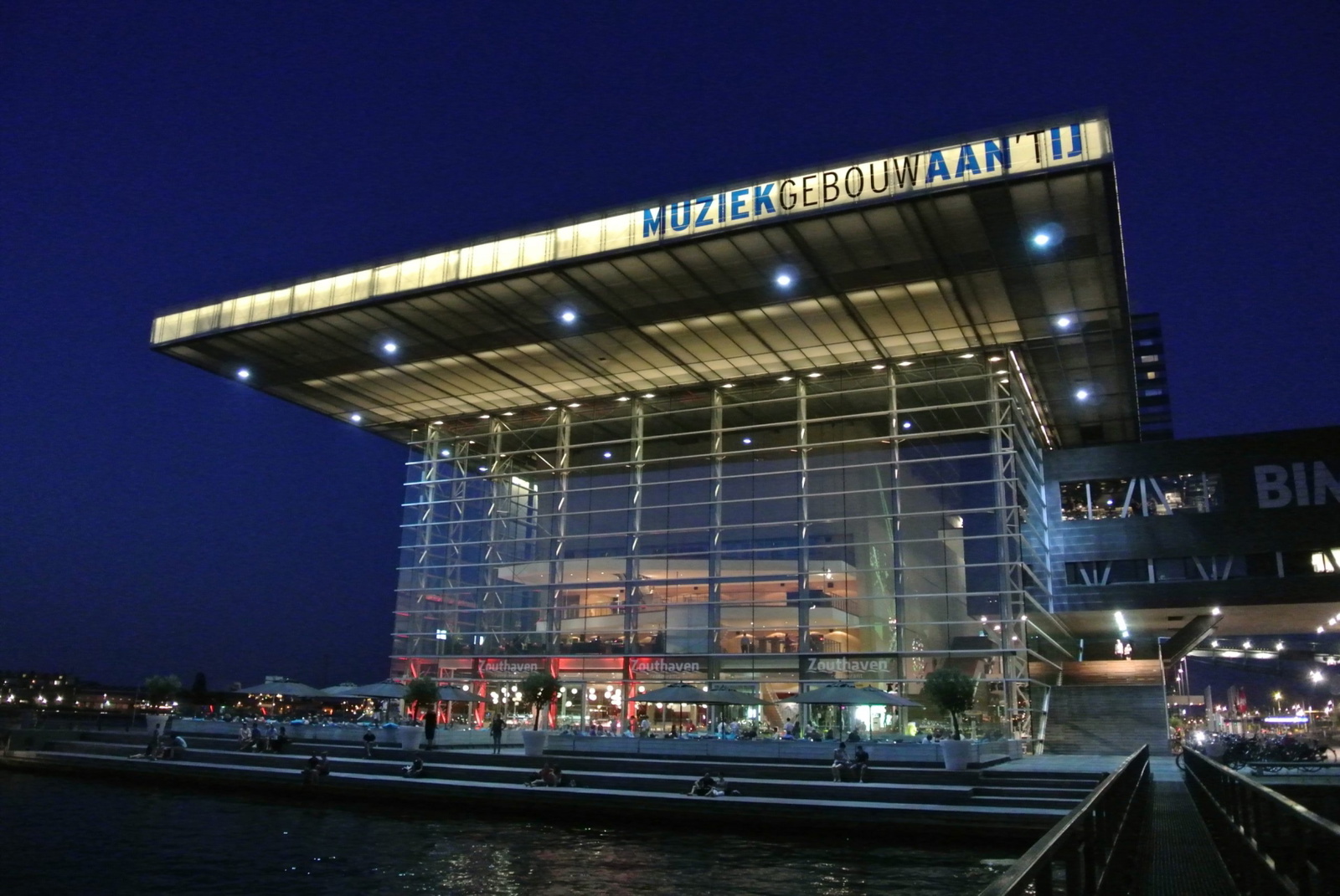 Terras-Muziekgebouw-aan-t-IJ