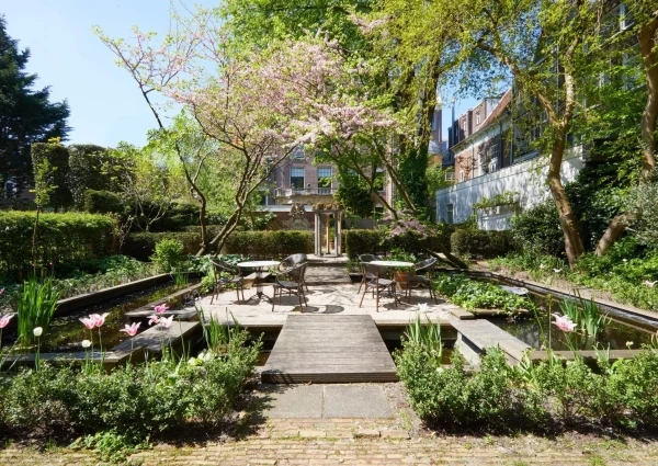 Bar Vasari: artful cocktails at Art Zoo