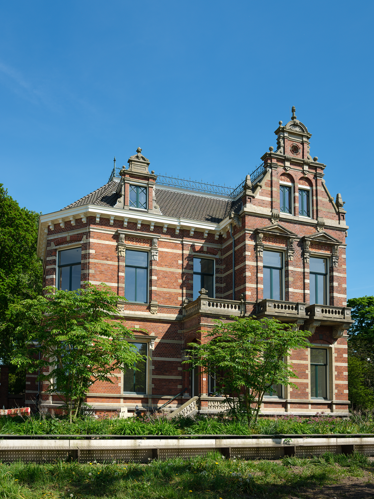 Villa_building