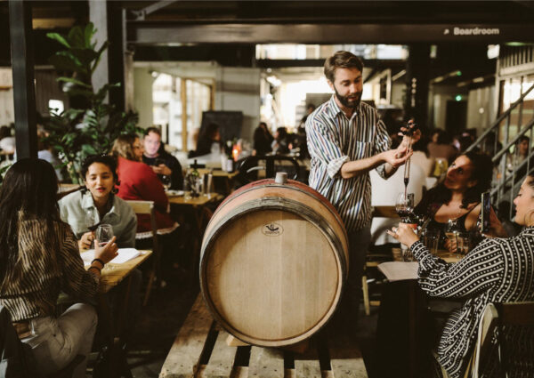 De beste wijnbars in Amsterdam: Hier drink je lekkerste wijnen