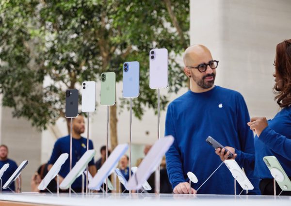 AMAC flagshipstore op de Zuidas: zakelijke focus en innovatief winkelontwer 