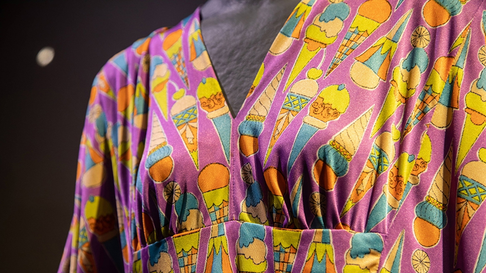 andy-warhol-textiles2 andy-warhol-textiles2