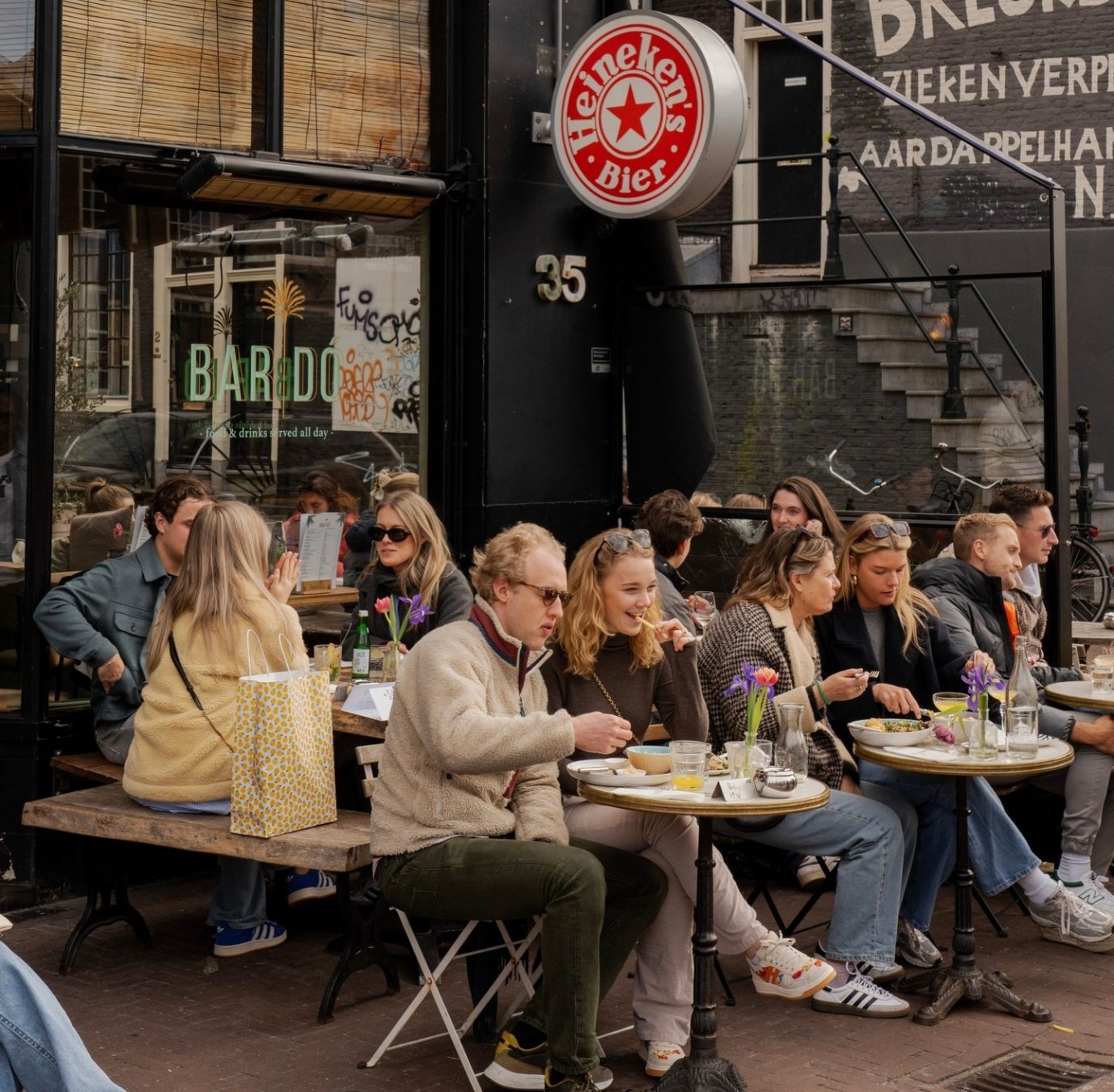 Bar Dó aan de Vijzelgracht: van koffie tot laat diner