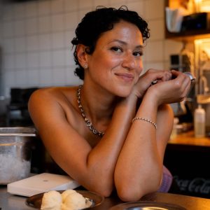 Benelux Bar: Van bites en cocktails naar nachtenlang dansen