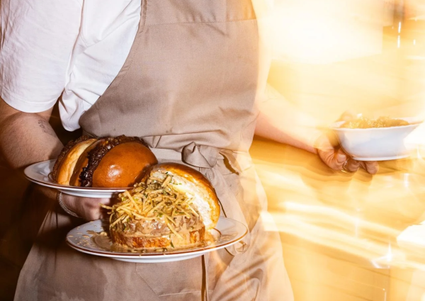 Bon Burger Bar: dry-aged burgers and natural wine