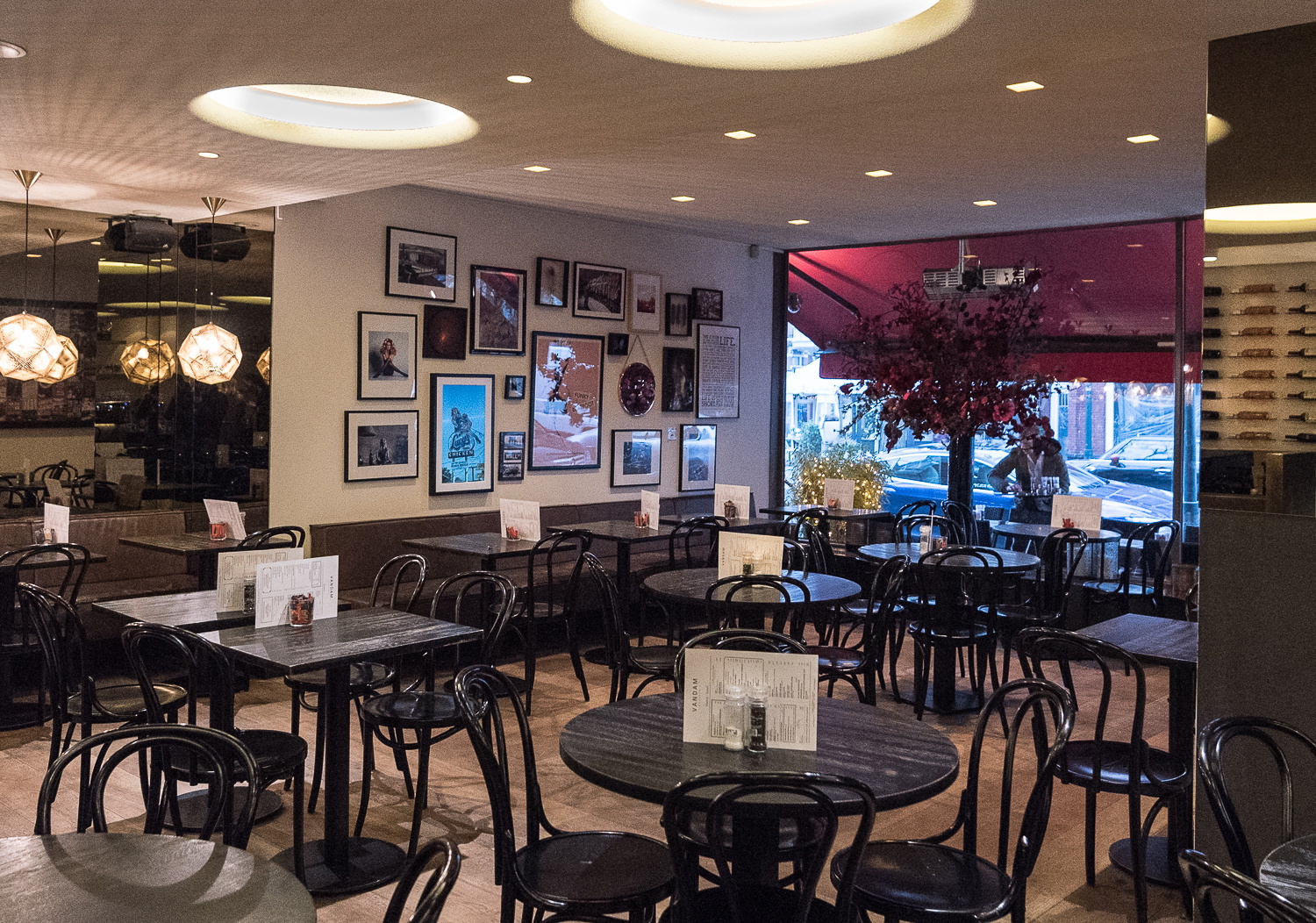 Brasserie Van Dam: A household name on the Cornelis Schuytstraat