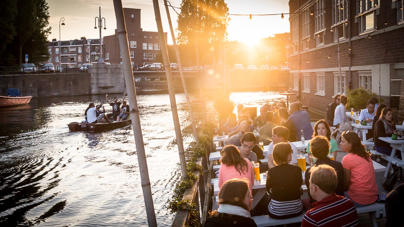 BRONS: Dennis Huwaë opent all-day hotspot in Het Sieraad