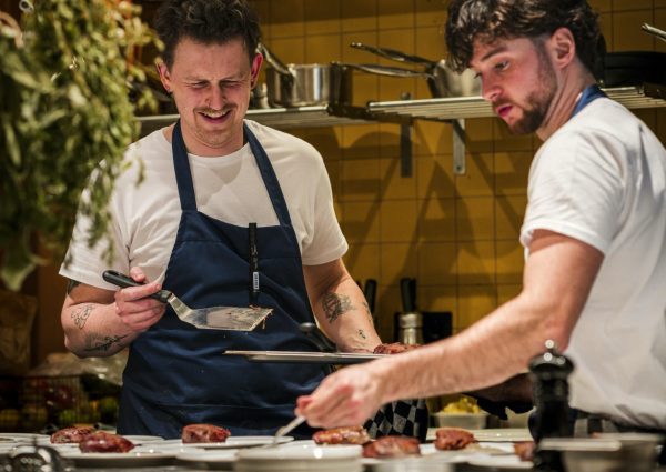 Café Écluse, het café dat het Sluishuis compleet maakt