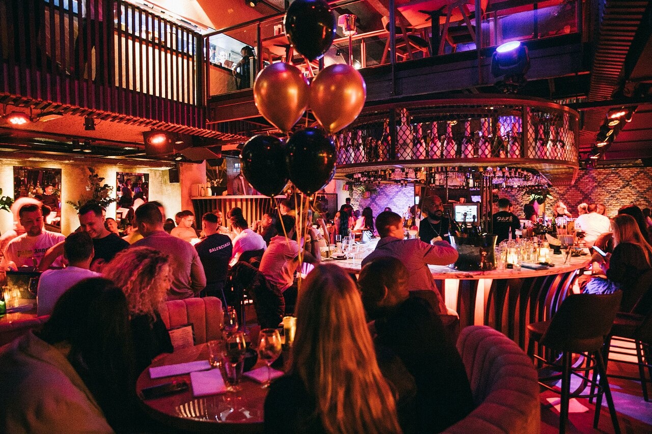 cafe-in-the-city-amsterdam