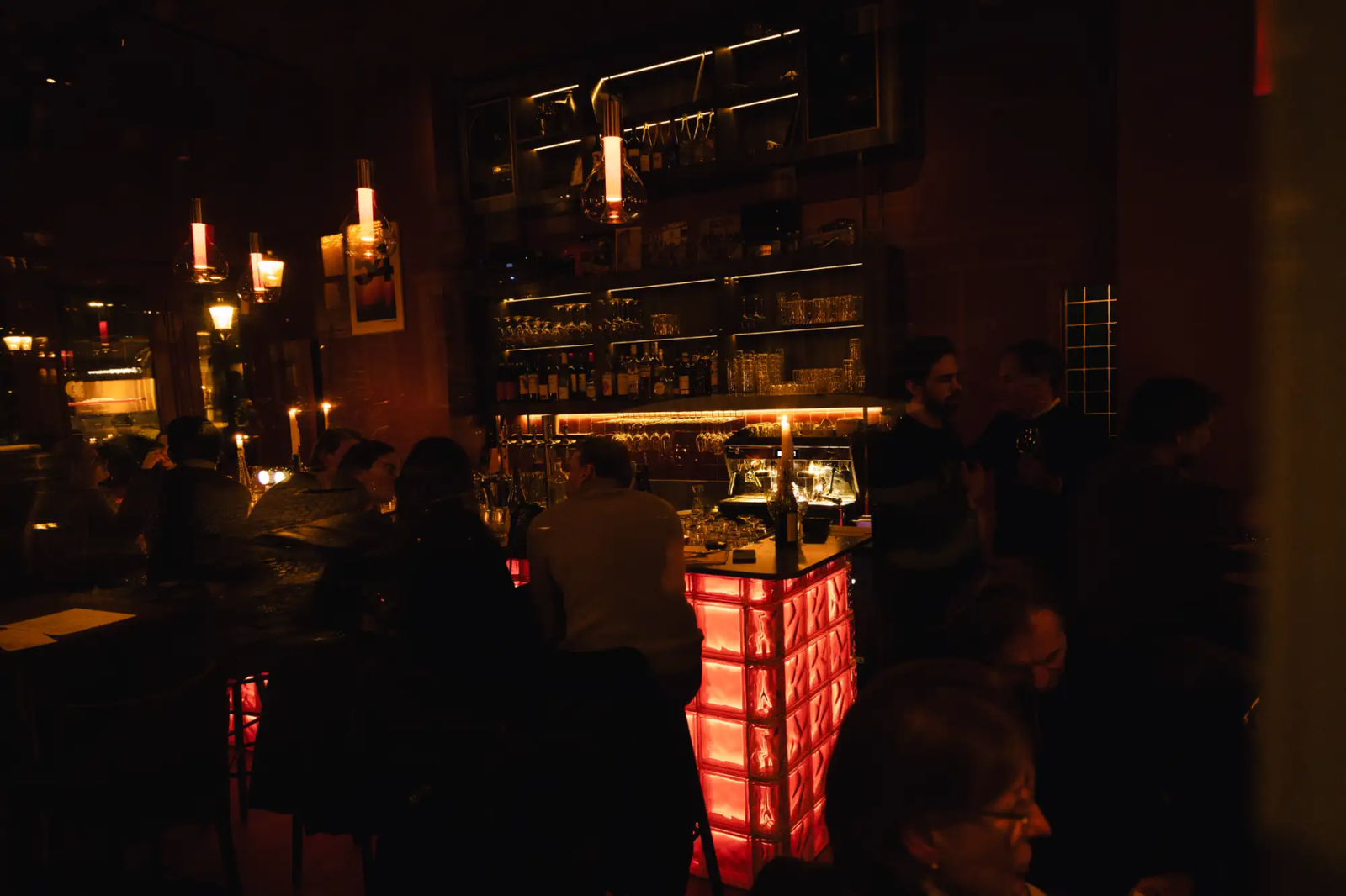 lady-at-the-quay-restaurant-the-pipe-amsterdam_1