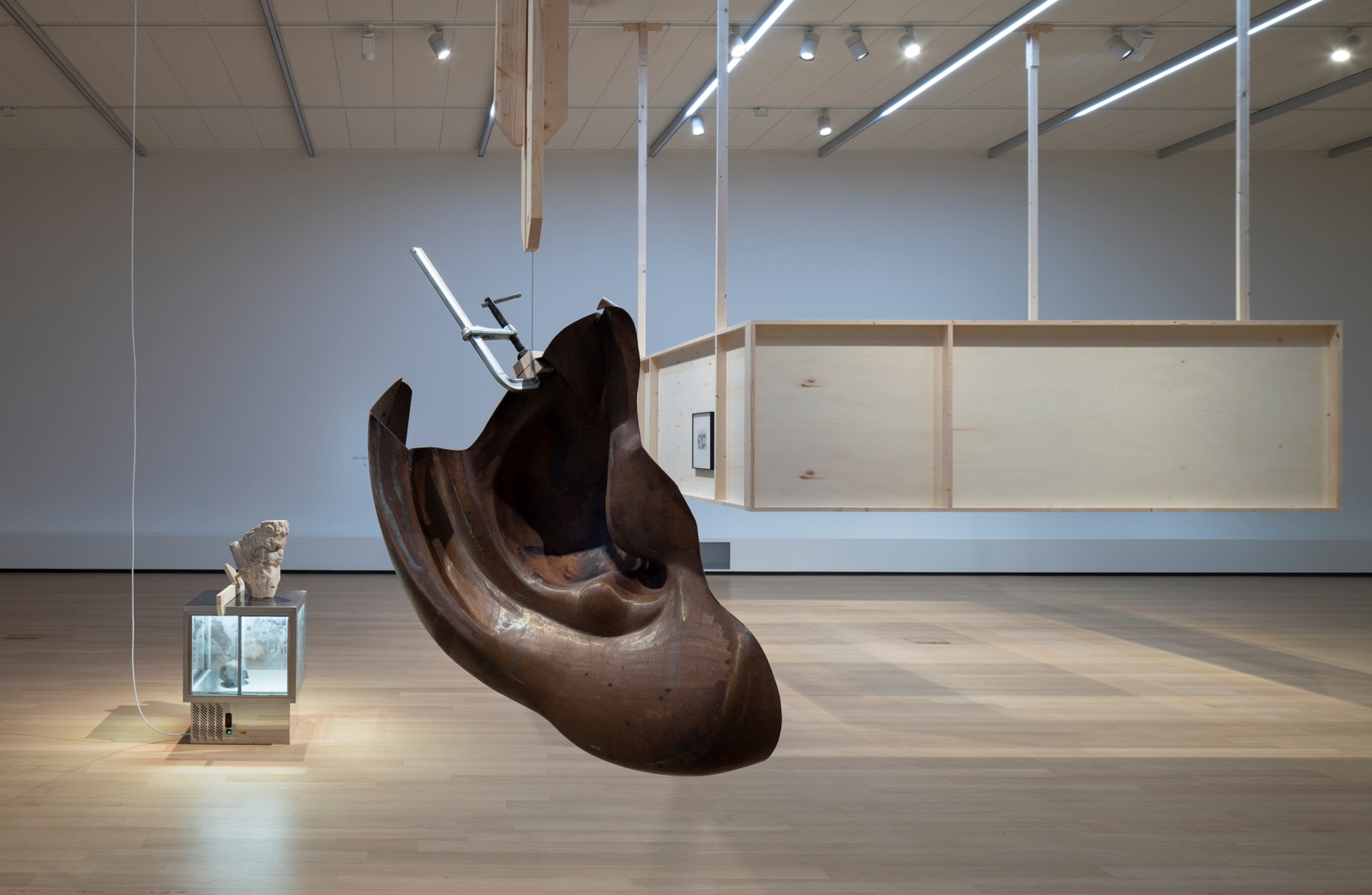 danh-vo-tentoonstelling-stedelijk-amsterdam_3