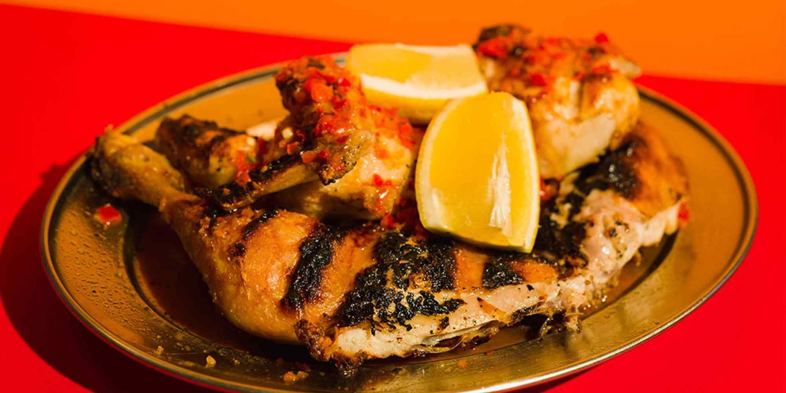 Franggo serveert Portugese piri-piri kip op drie plekken in de stad