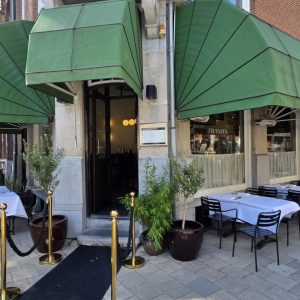 Franzen in Oud-Zuid: bar, wijn en diner dat blijft hangen