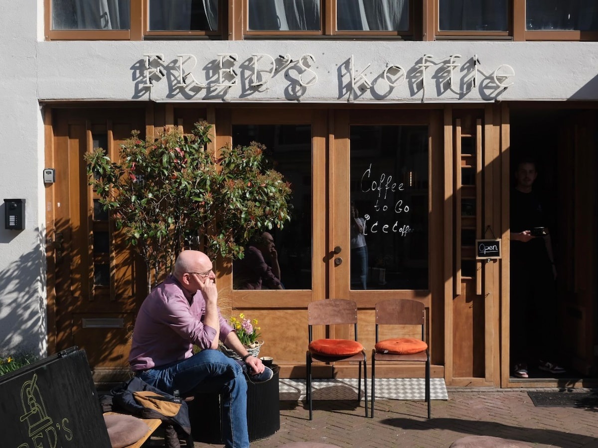 freds-coffee-shop-amsterdam_3