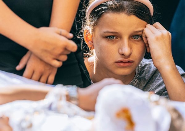 Julia Kochetova toont oorlog als persoonlijk verlies in Foam