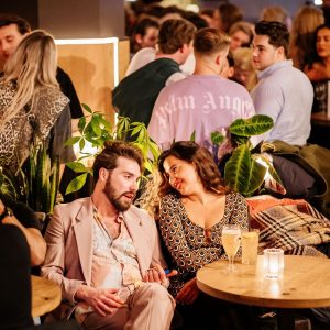 Karavaan, café en stadsoase met het zonnigste terras van West