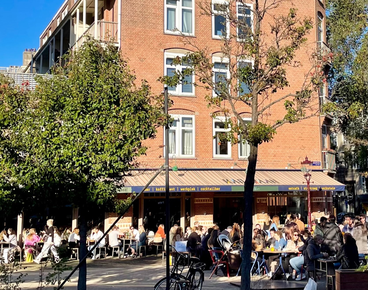 Karavaan, café en stadsoase met het zonnigste terras van West
