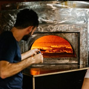 Klaproos: pizza, pasta en disco in de Papaverhoek