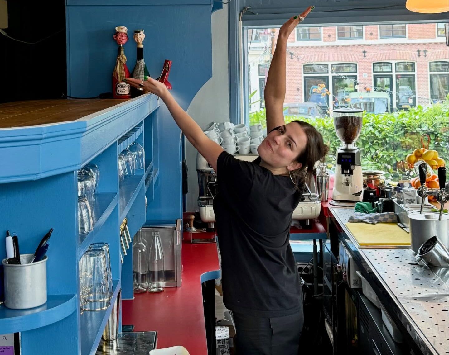 Café De Kleine Bes: Buurtcafé voor koffie tot late borrel