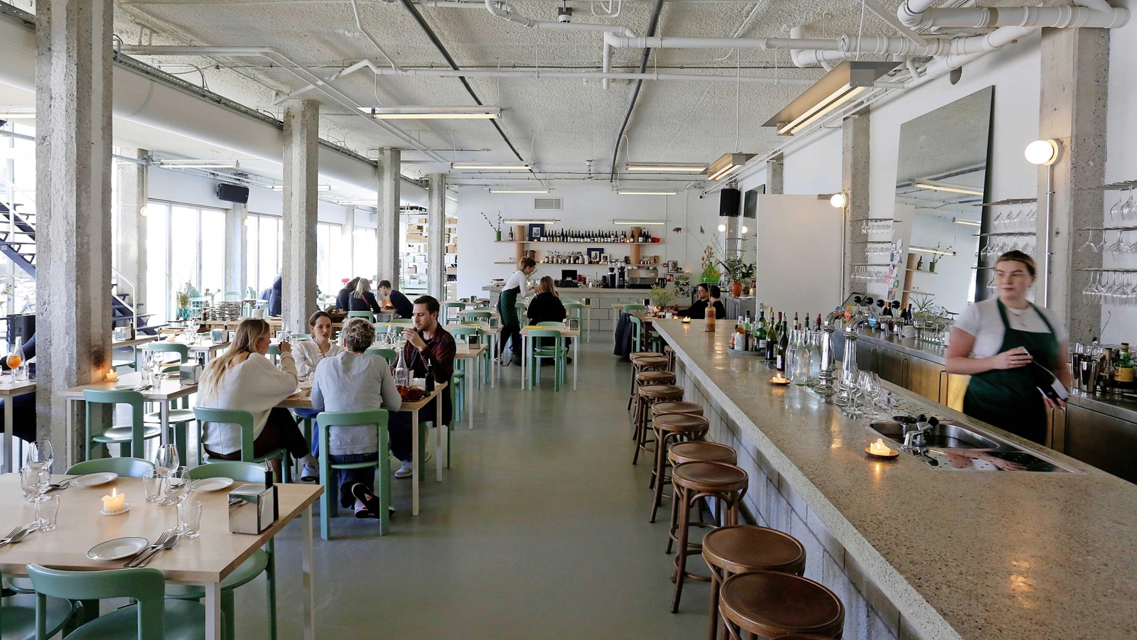 Metro in Noord: Bakkerij en restaurant onder één dak