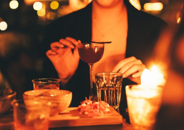 Nido nabij Oosterpark: Cocktails en Mediterraanse bites