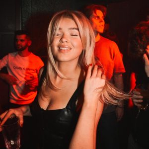 Oliva club op Rembrandtplein: pizza’s en feesten onder één dak