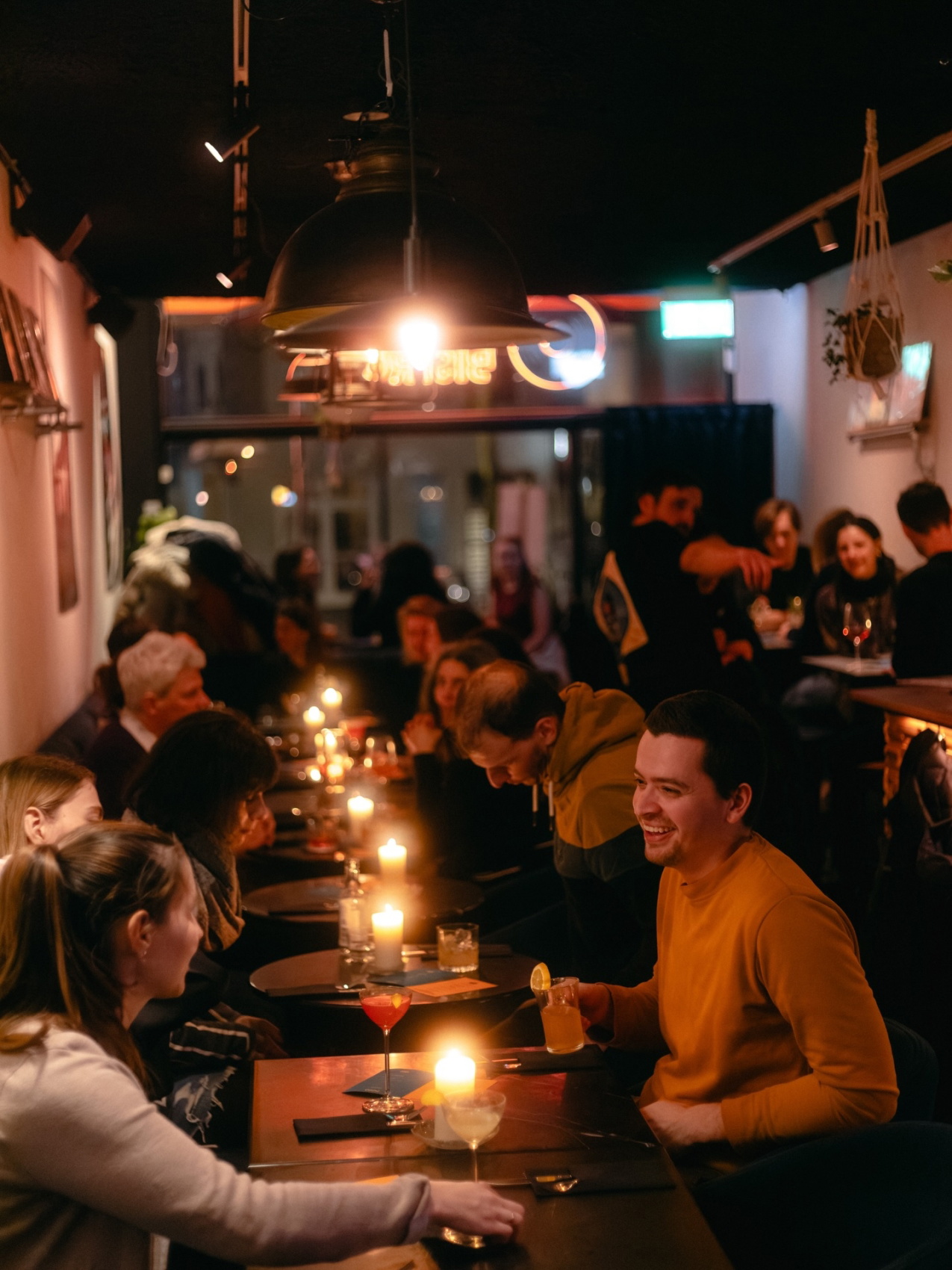 Overtone Bistro op de Overtoom: Eten met vinyl op de achtergrond