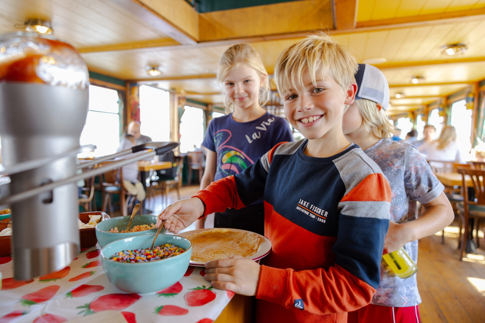pancake boat-restaurant-amsterdam_1