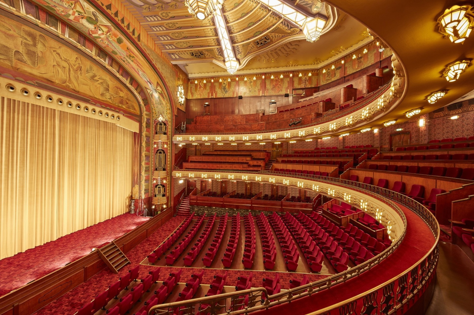 pathe-tuschinski-amsterdam