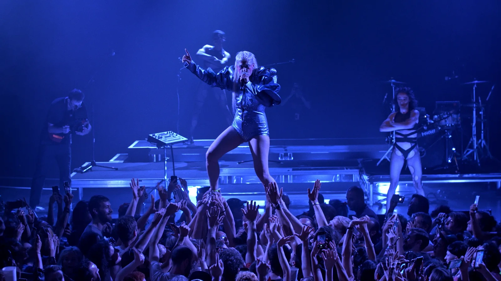 Teaches of Peaches als opwarmer in Melkweg