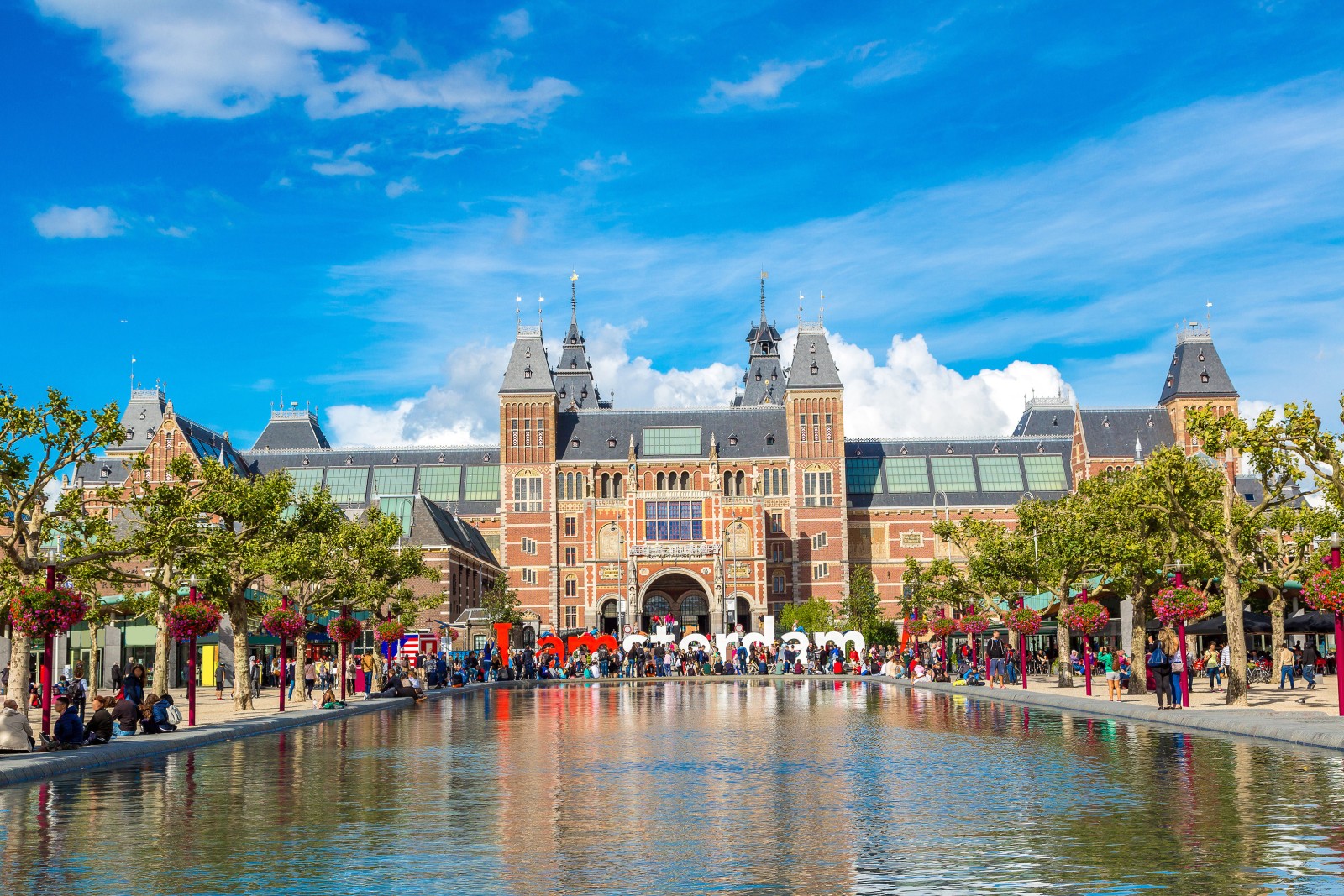 Rijksmuseum, skip de Eregalerij voor de rust in de tuin