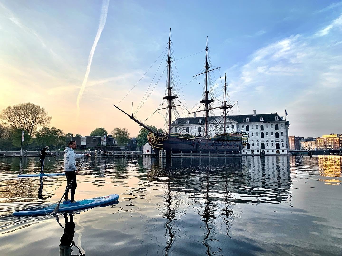 Sup Sup Club: Trek een sup uit de muur en stap het water op