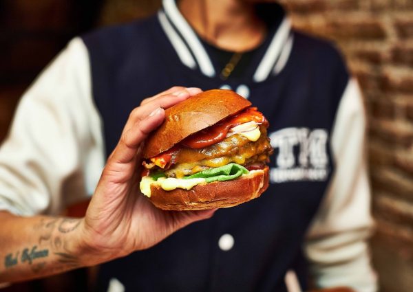 Ter Marsch & Co: award-winning burgers in the busiest part of downtown