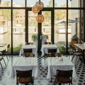 TÊTE aan het Zeeburgerpad: water, een molen en goed eten