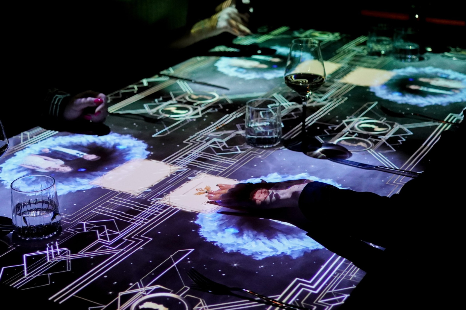 the-magic-table-andaz-amsterdam3