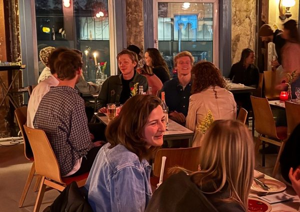 Bruine kroeg Cafe Voorwaarts geopend in Hamerkwartier